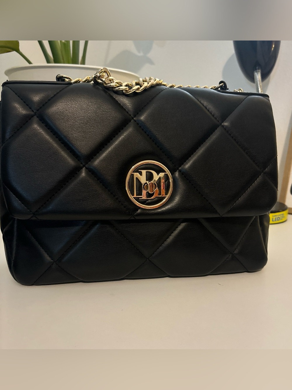 Badgley Mischka  Black Leather Chain Shoulder Bag